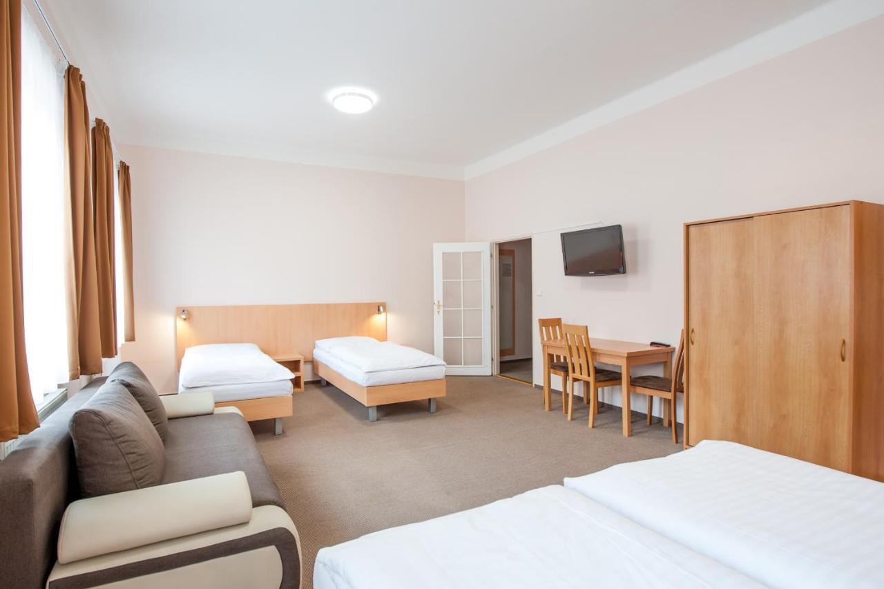Hotel V Centru Ceske Budejovice Exterior foto
